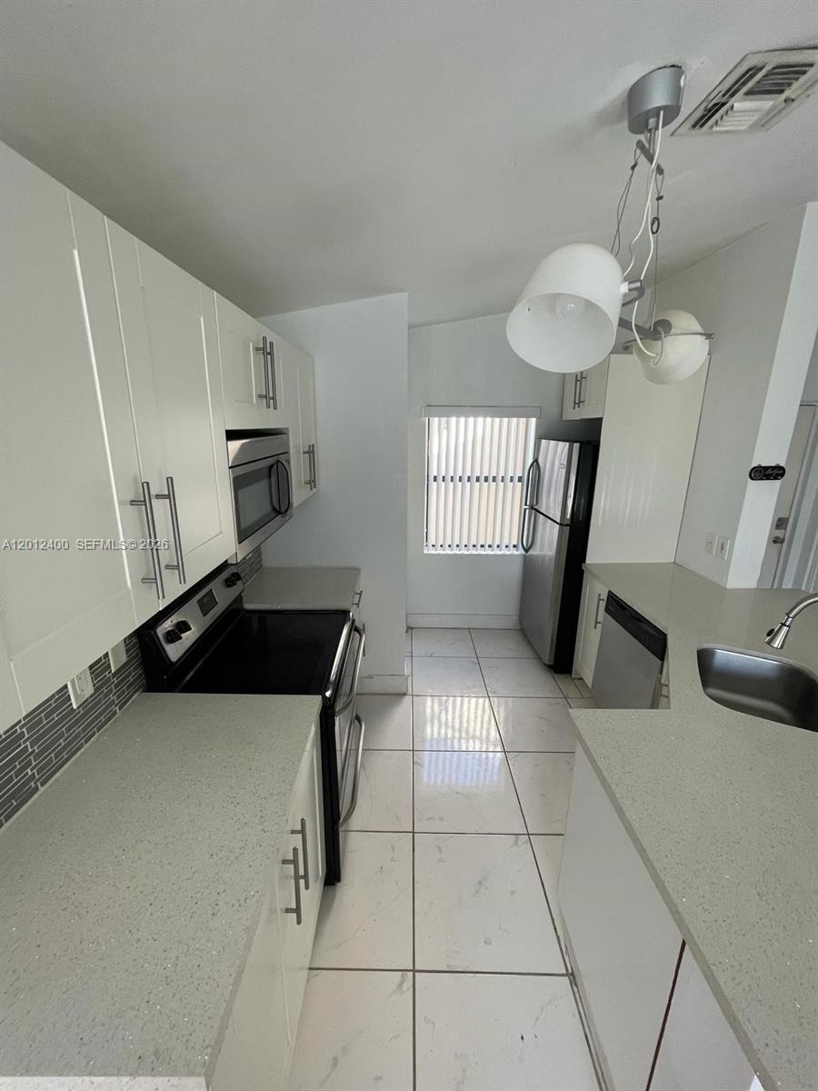 SUMMERBREEZE CONDO - Residential