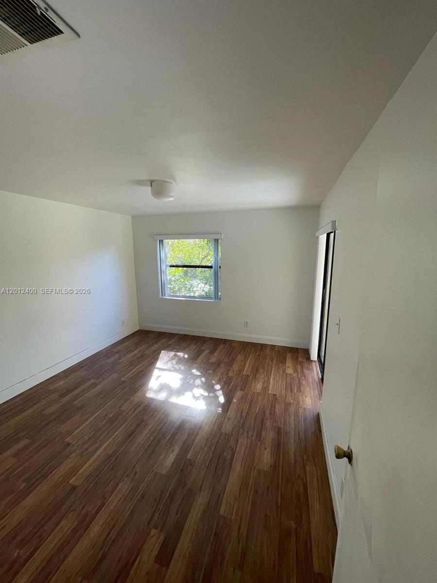 SUMMERBREEZE CONDO - Residential