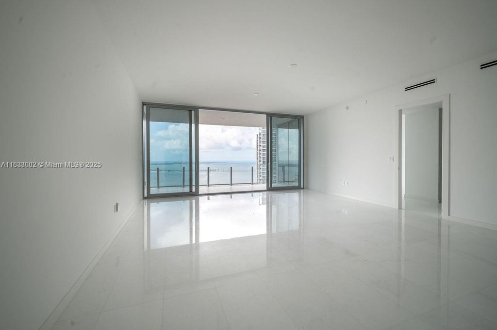 ASTON MARTIN RESIDENCES - Residential