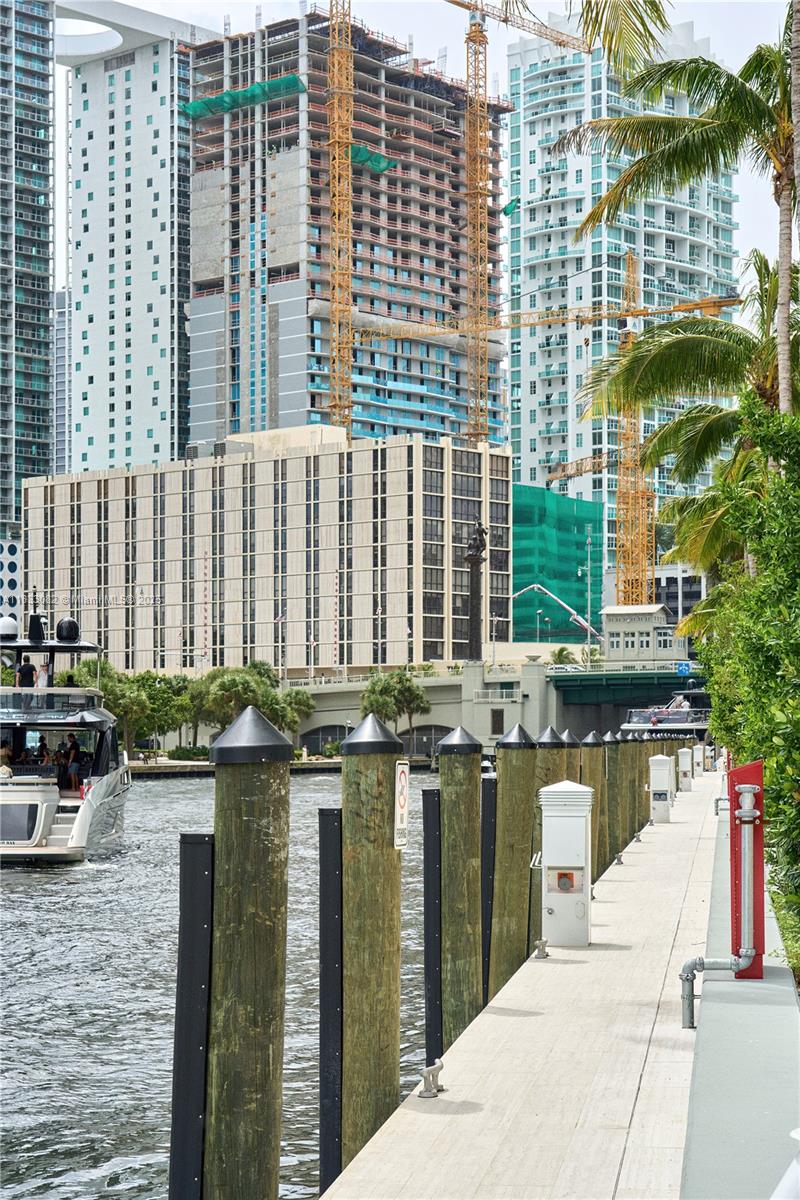 ASTON MARTIN RESIDENCES - Residential