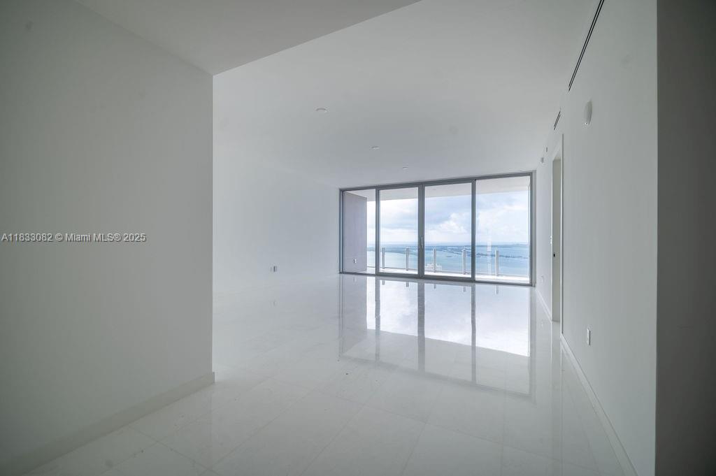 ASTON MARTIN RESIDENCES - Residential