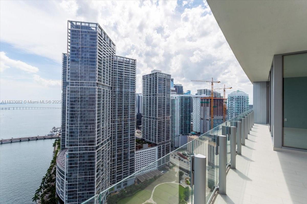 ASTON MARTIN RESIDENCES - Residential