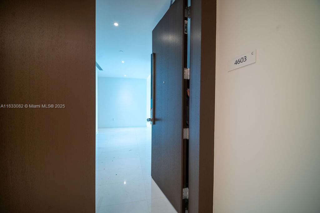 ASTON MARTIN RESIDENCES - Residential
