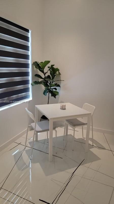 Cozy efficiency for rent, unit will be available on august 1. The place is brand new, water, electricity, WIFI and garbage included in the rent. Call today. 

\