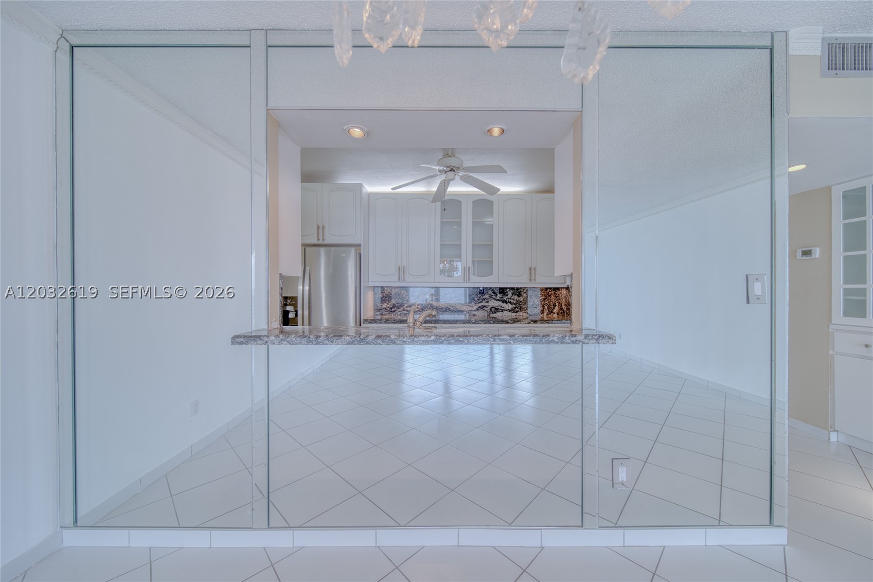 THE CARRIAGE HOUSE CONDO - Residential