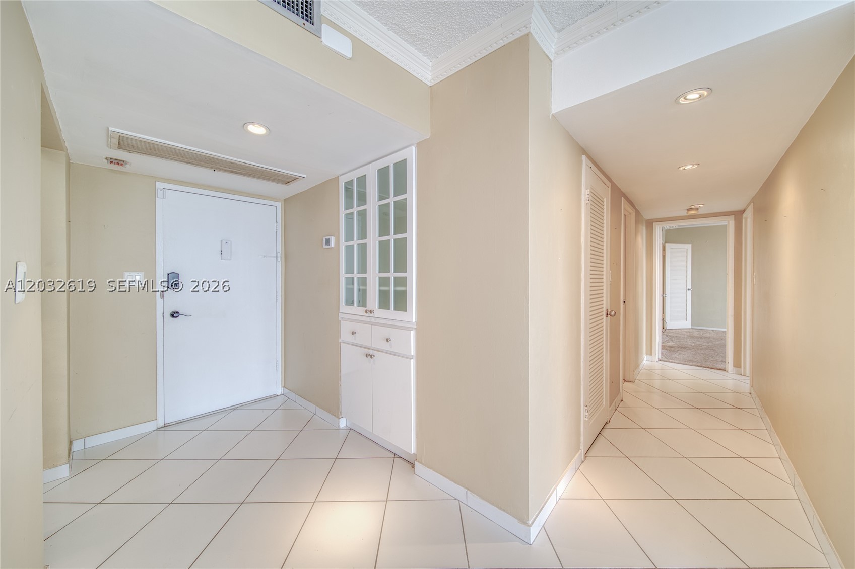 THE CARRIAGE HOUSE CONDO - Residential