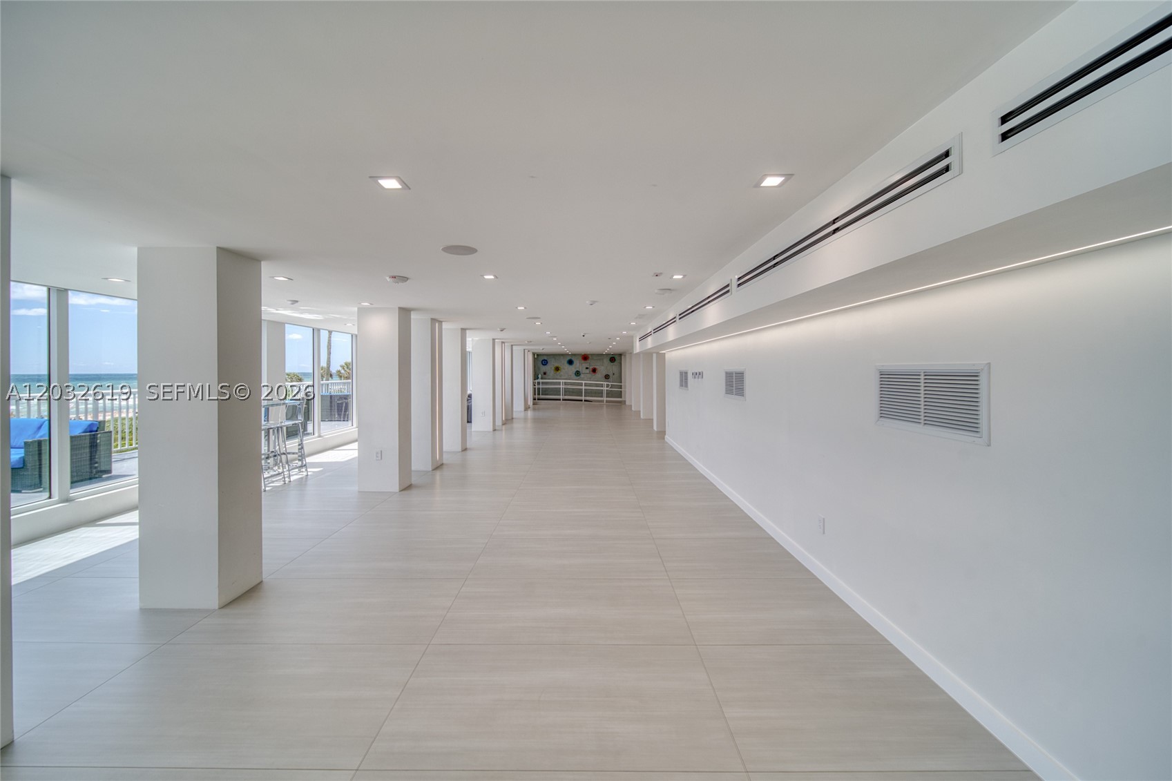 THE CARRIAGE HOUSE CONDO - Residential