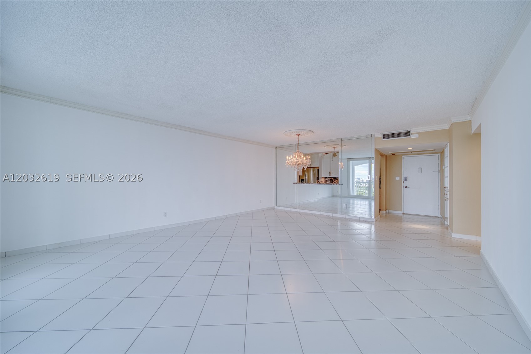 THE CARRIAGE HOUSE CONDO - Residential