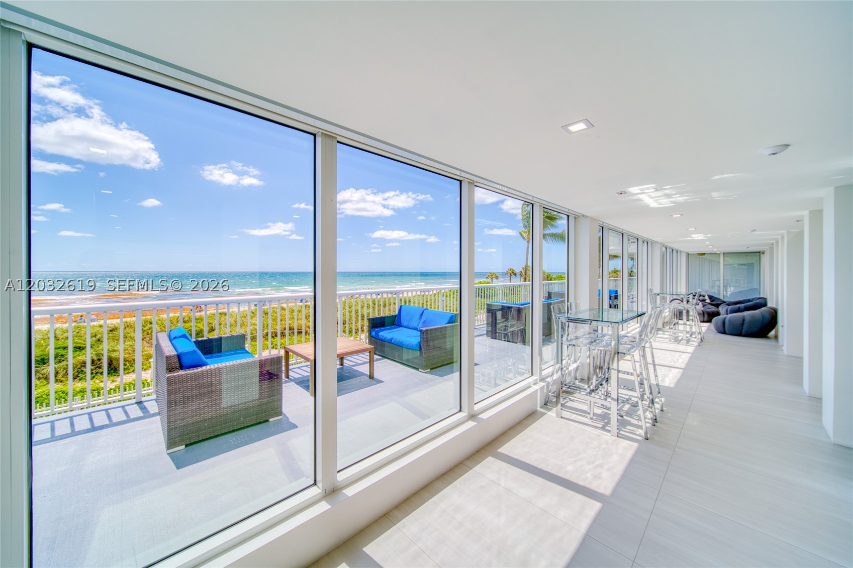 THE CARRIAGE HOUSE CONDO - Residential