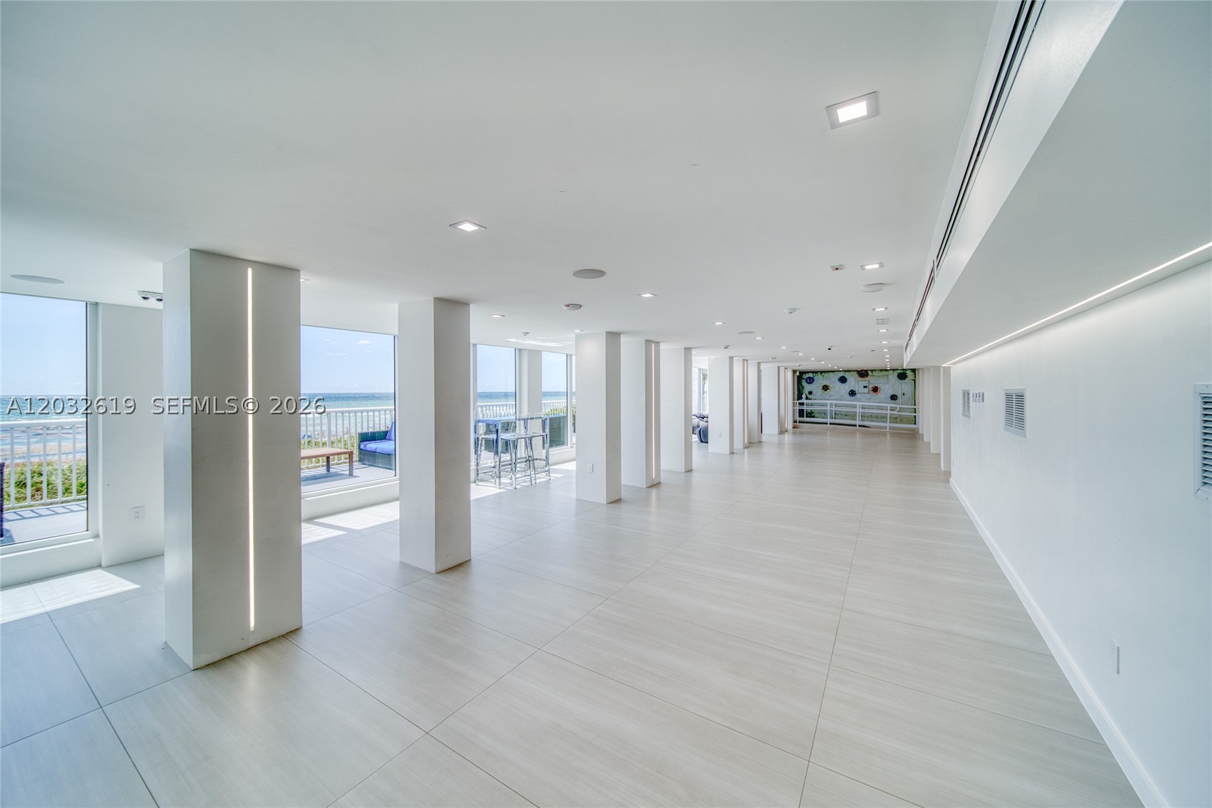 THE CARRIAGE HOUSE CONDO - Residential