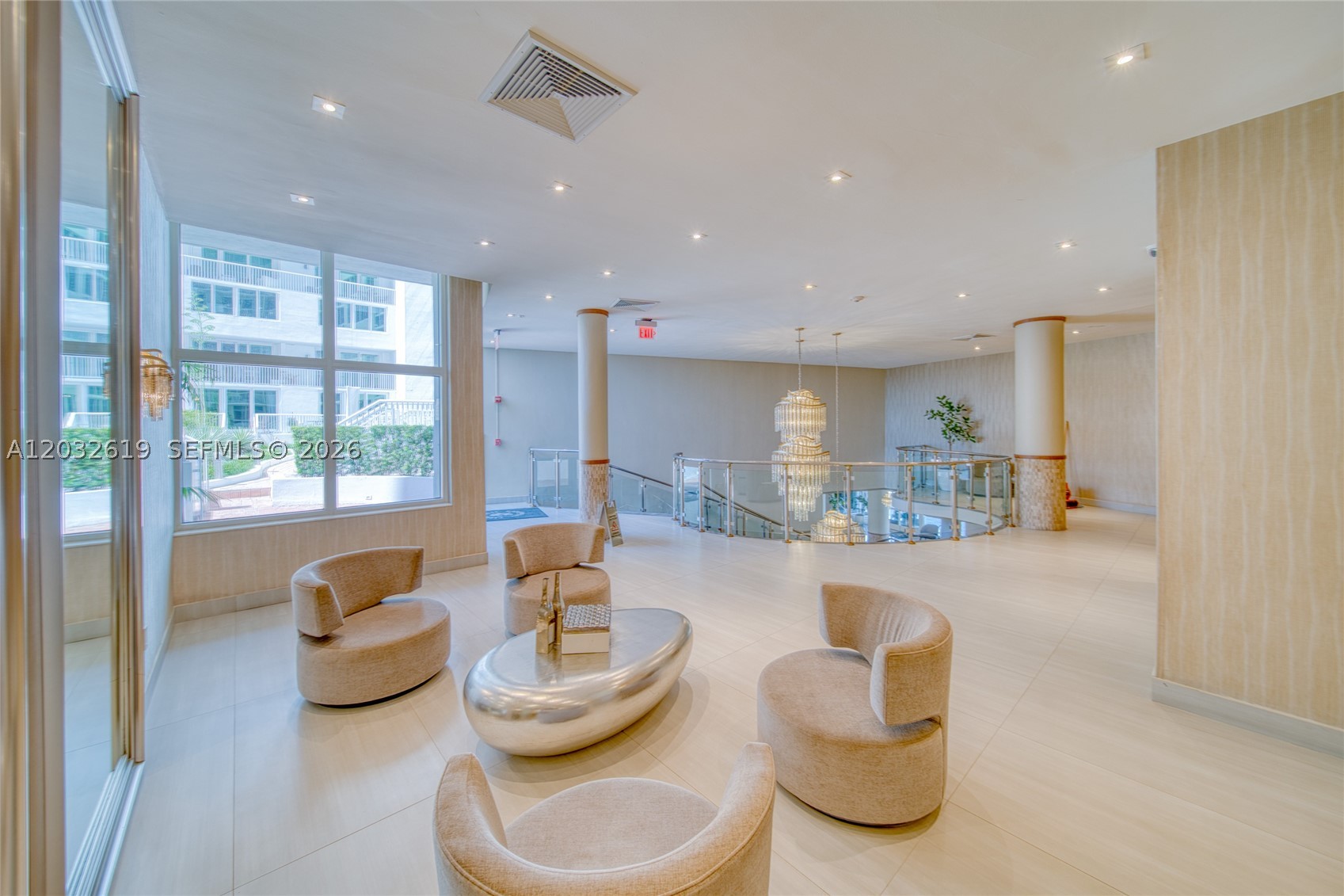 THE CARRIAGE HOUSE CONDO - Residential