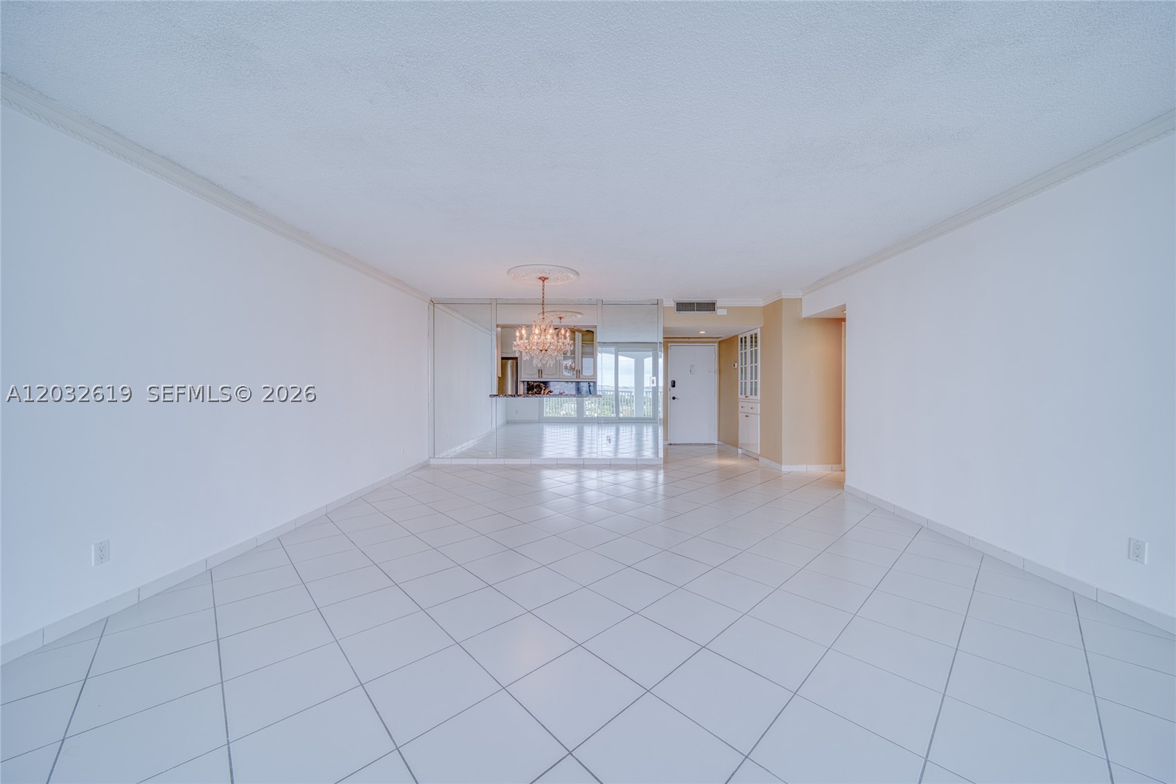 THE CARRIAGE HOUSE CONDO - Residential