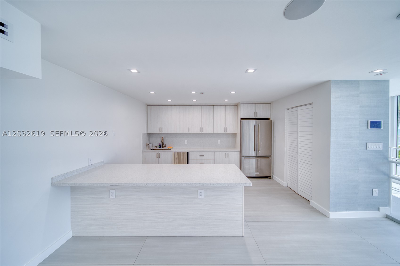 THE CARRIAGE HOUSE CONDO - Residential