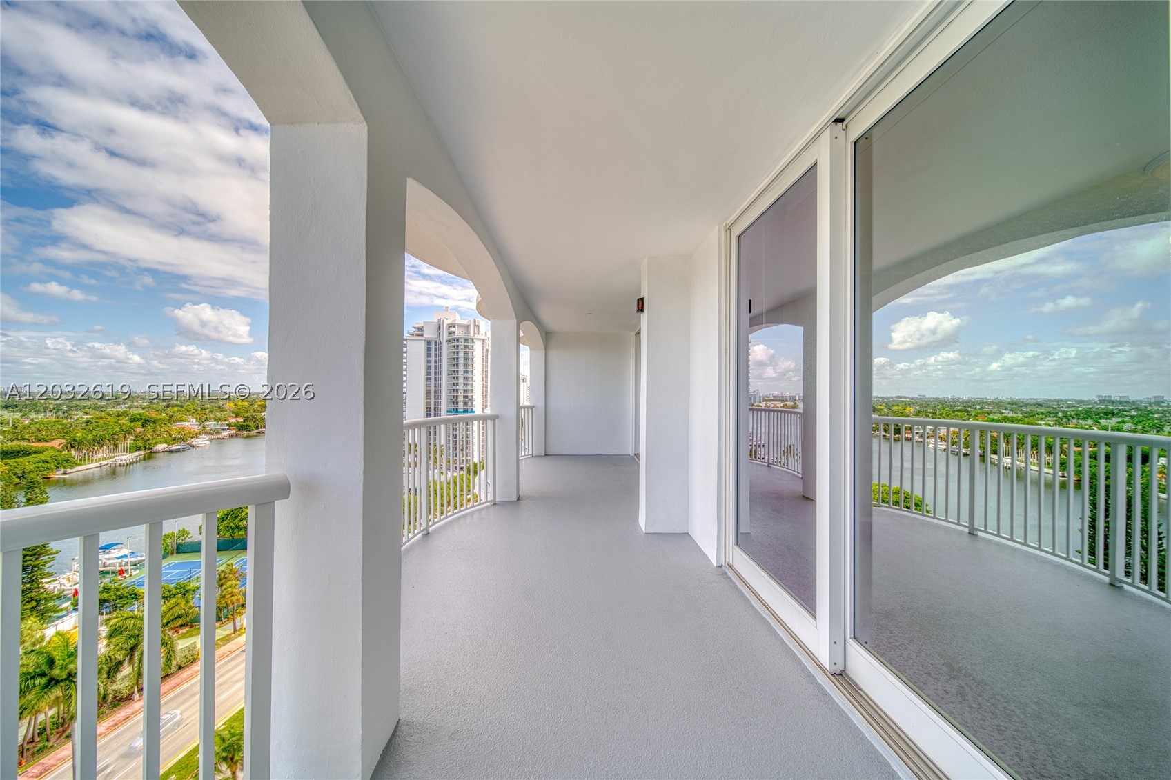 THE CARRIAGE HOUSE CONDO - Residential