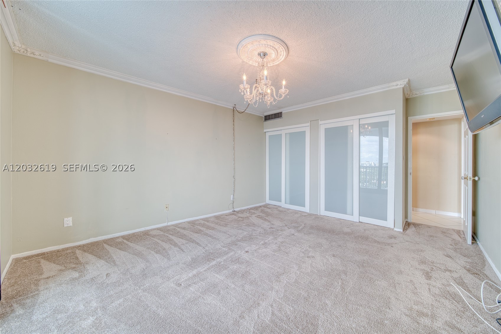 THE CARRIAGE HOUSE CONDO - Residential