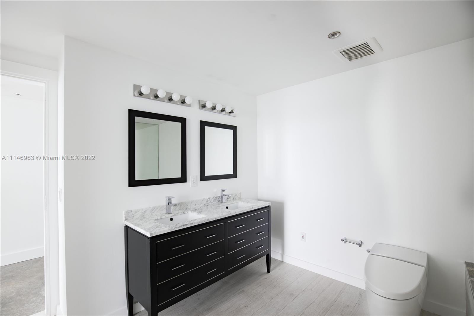 THE BENTLEY BAY CONDO - Residential Lease