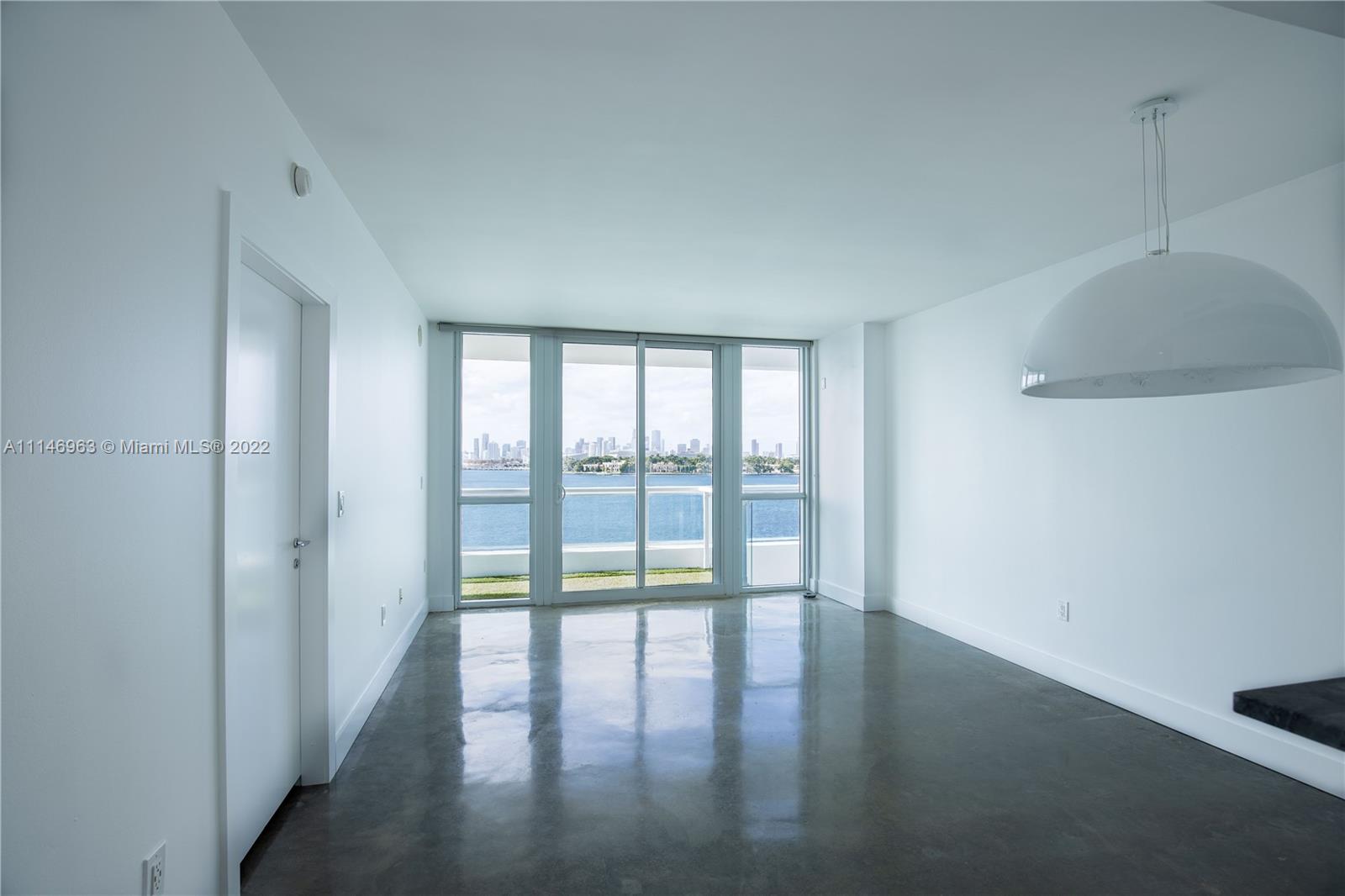 THE BENTLEY BAY CONDO - Residential Lease