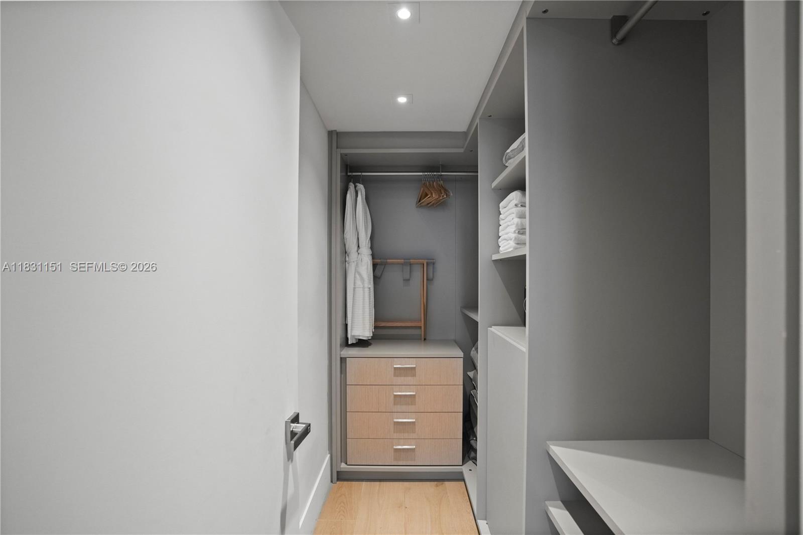 RONEY PALACE CONDO - Residential