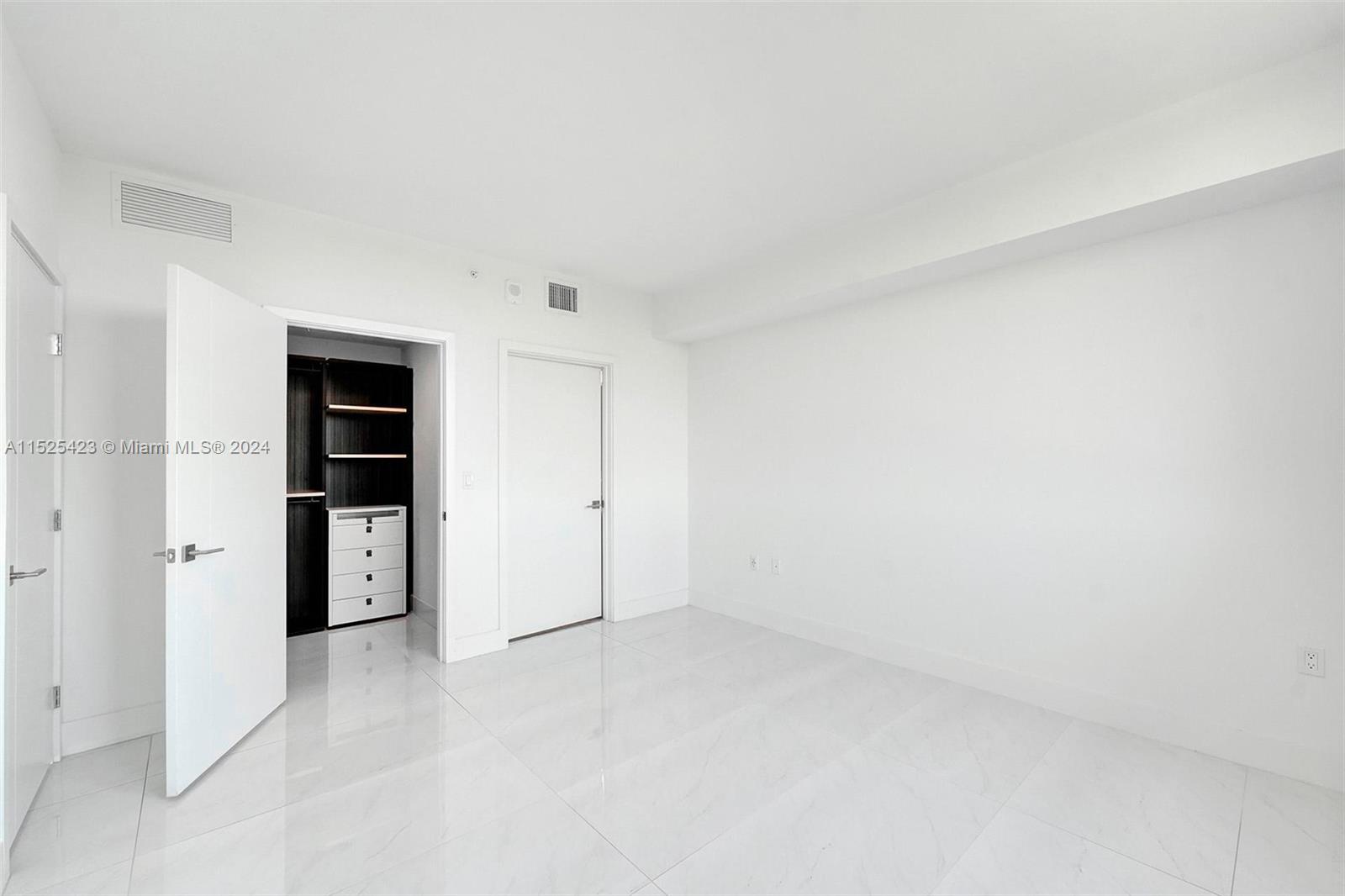 MERRICK MANOR - Residential Lease