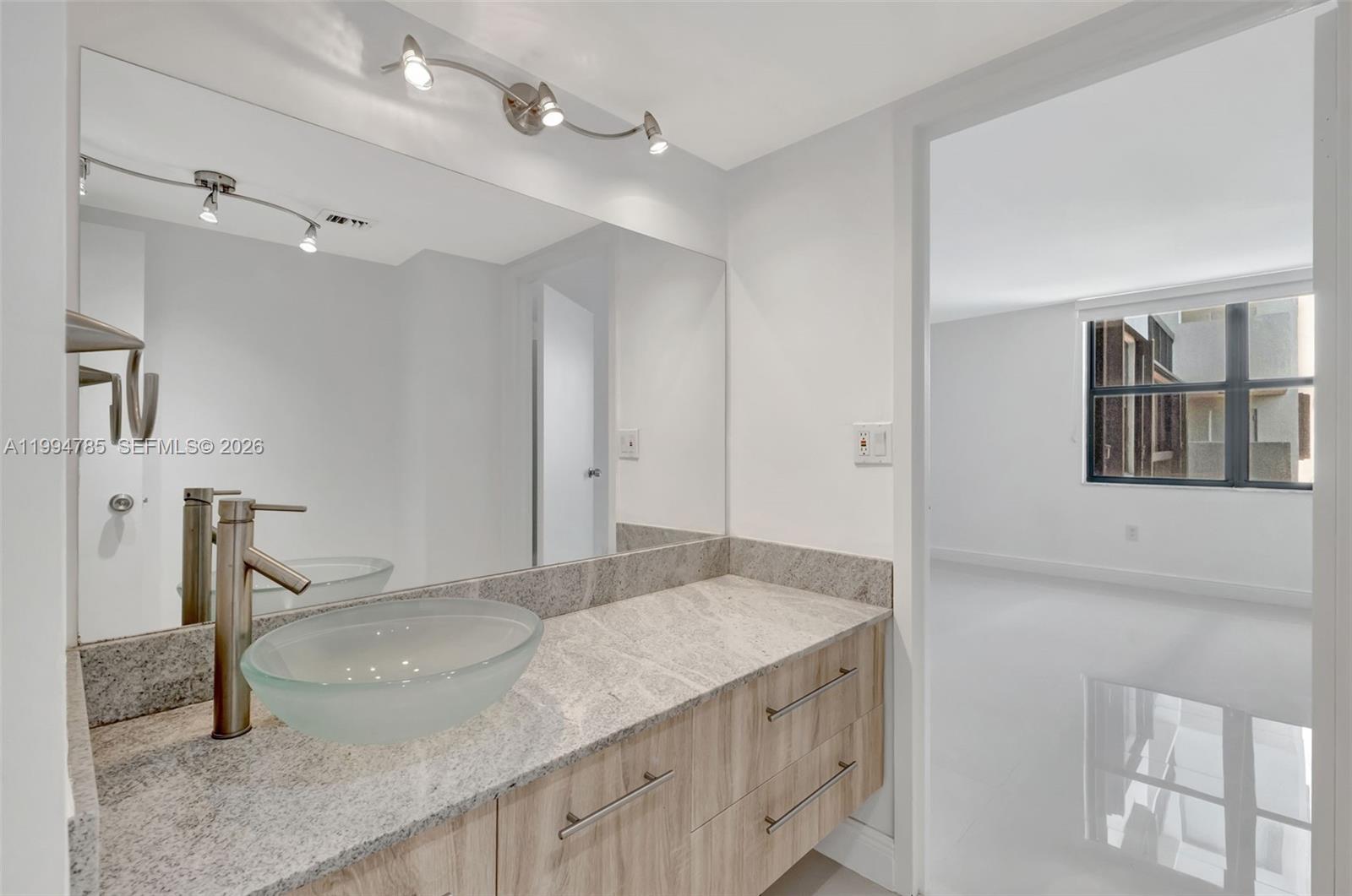 BRICKELL BAY CLUB CONDO - Residential