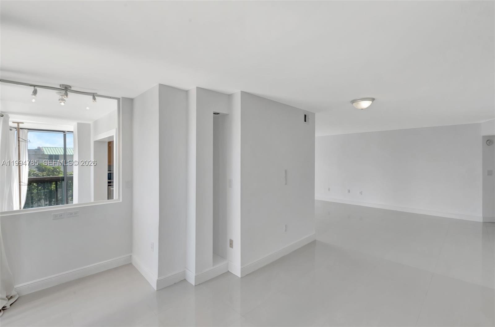 BRICKELL BAY CLUB CONDO - Residential