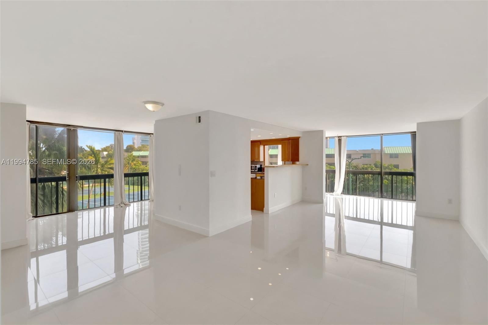 BRICKELL BAY CLUB CONDO - Residential