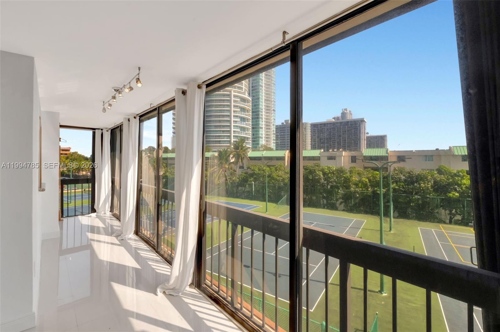 BRICKELL BAY CLUB CONDO - Residential