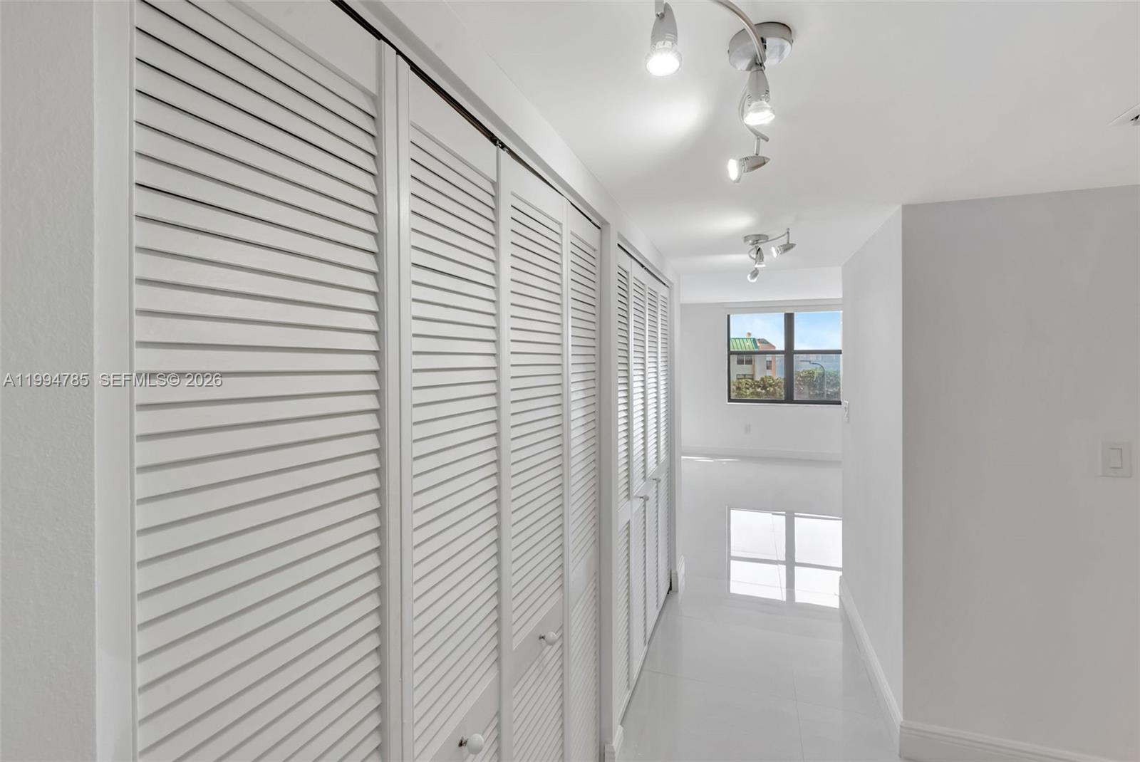 BRICKELL BAY CLUB CONDO - Residential