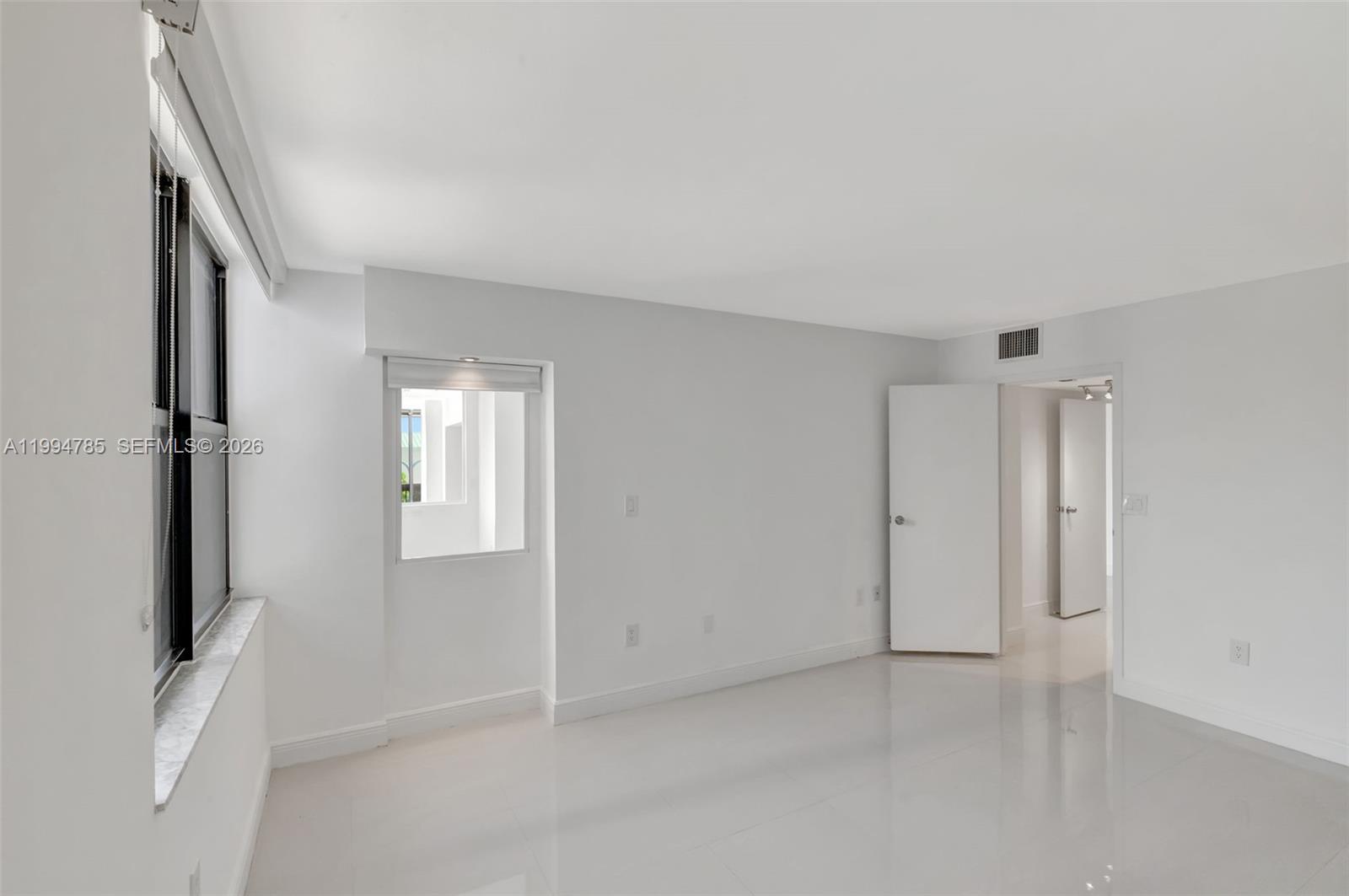 BRICKELL BAY CLUB CONDO - Residential