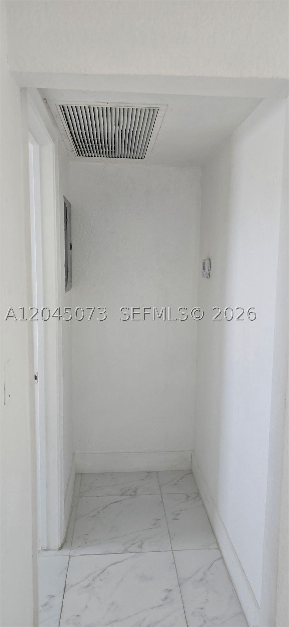 OAKLAND POINTE CONDO - Residential Lease