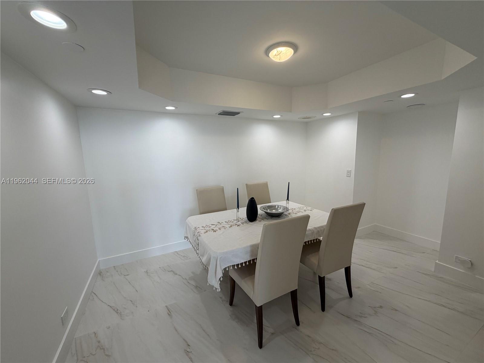 TERRACES NORTH TURNBERRY - Residential Lease