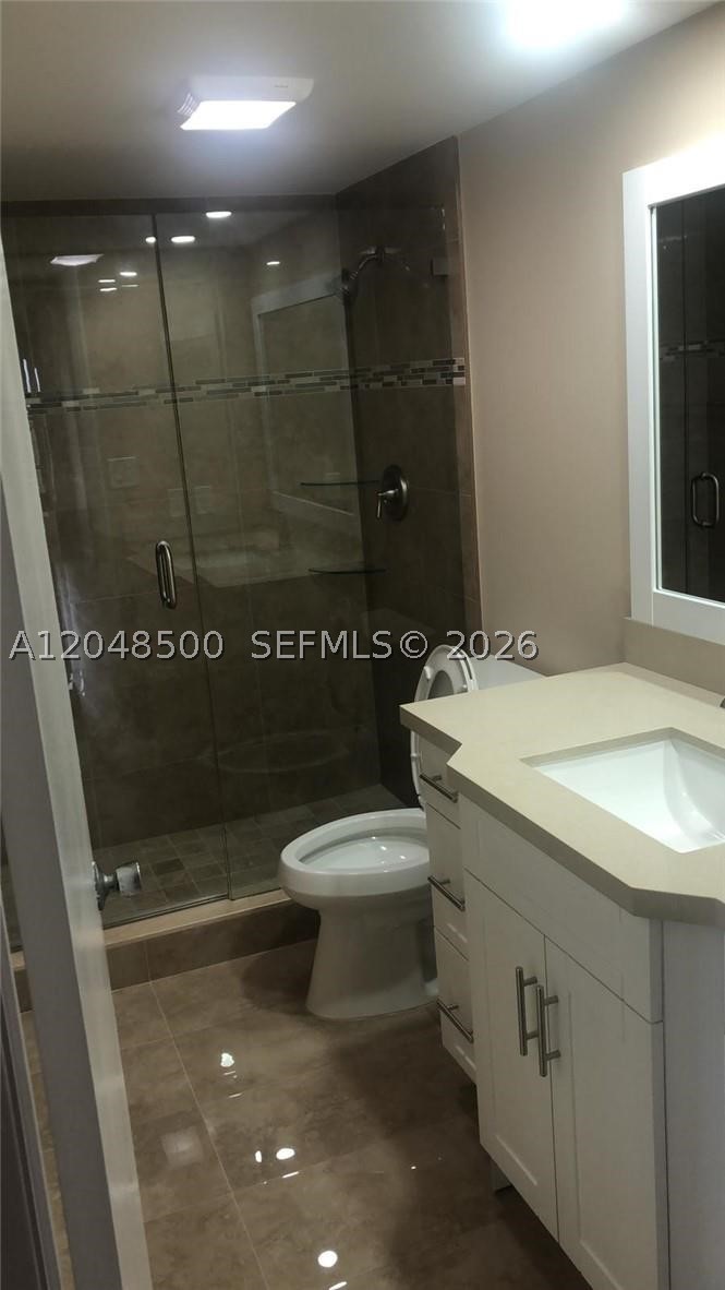 COUNTRY CLUB TOWER OF COR - Residential Lease