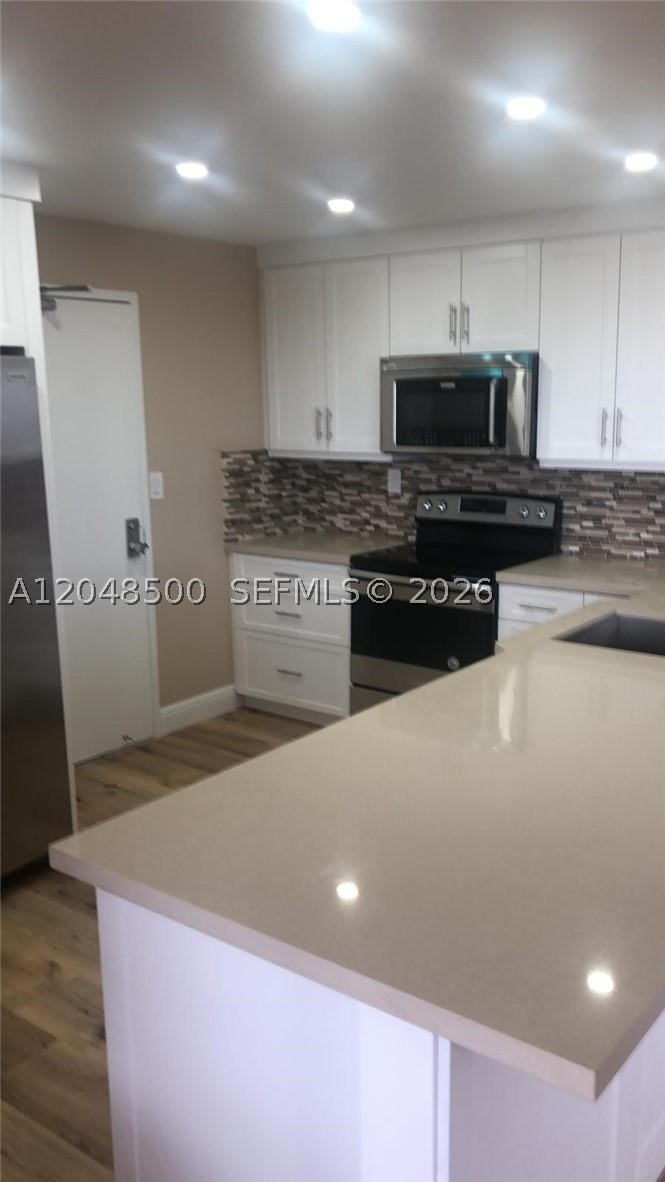 COUNTRY CLUB TOWER OF COR - Residential Lease