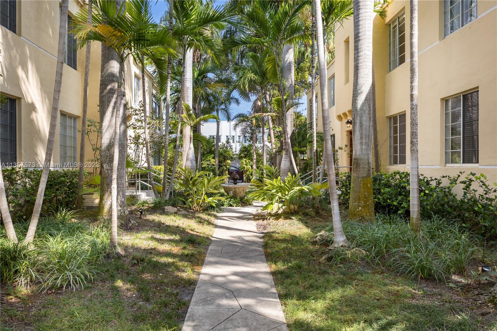 THE PALM RESIDENCES SO BC - Residential