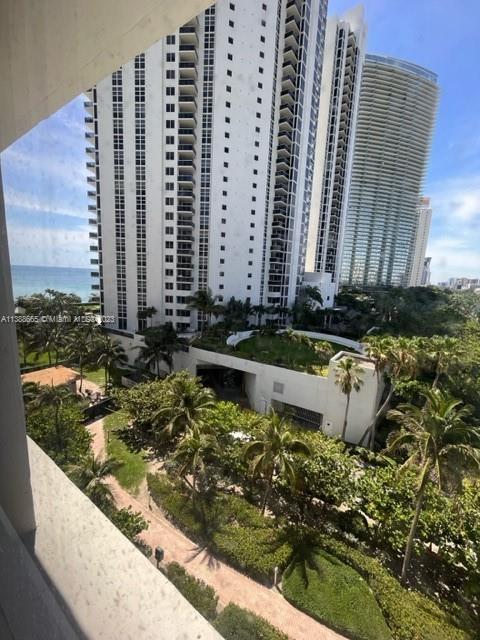 THE AVENTURA BEACH CLUB C - Residential