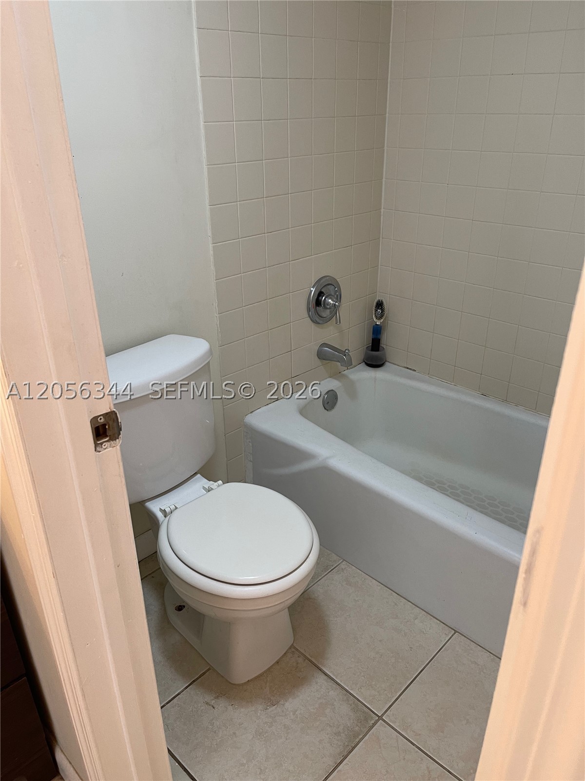 INVERRARY GARDENS CONDO I - Residential Lease