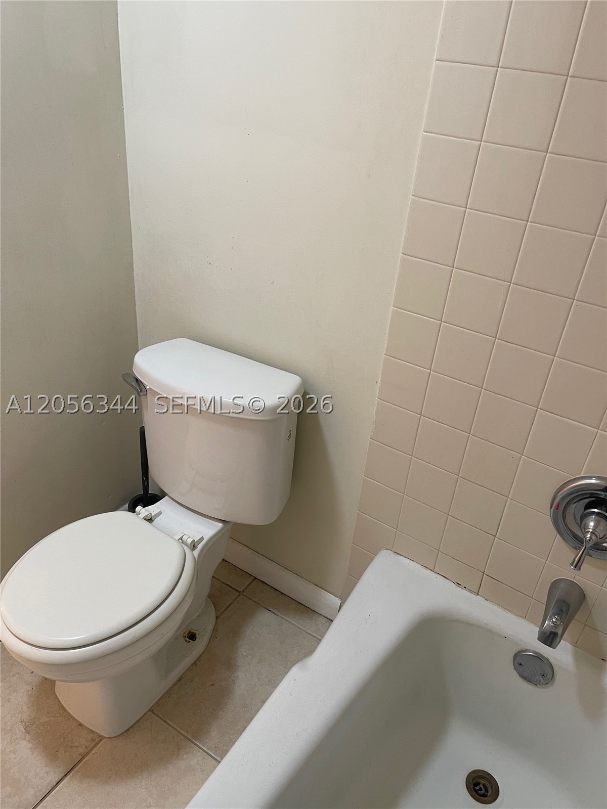 INVERRARY GARDENS CONDO I - Residential Lease