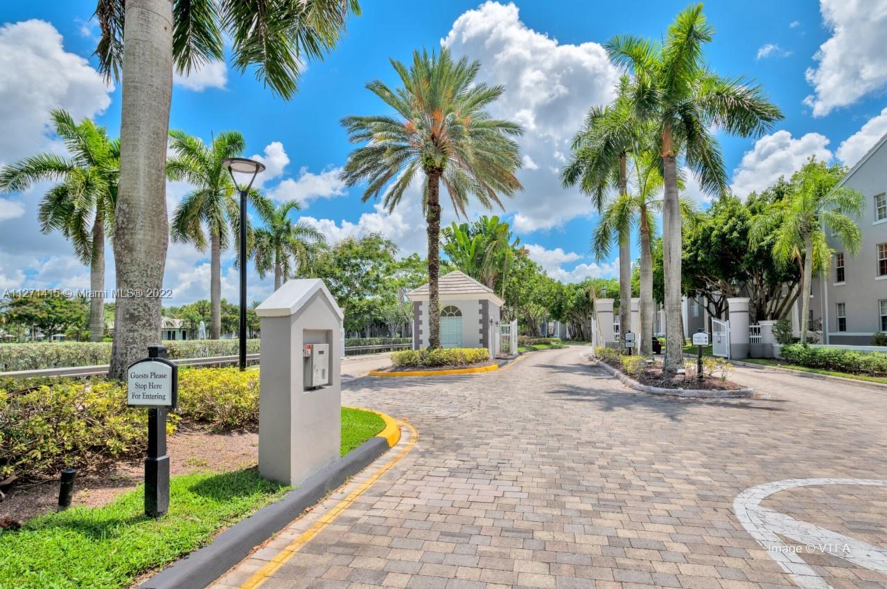 DEVONAIRE CONDO AT PEMBROK - Residential