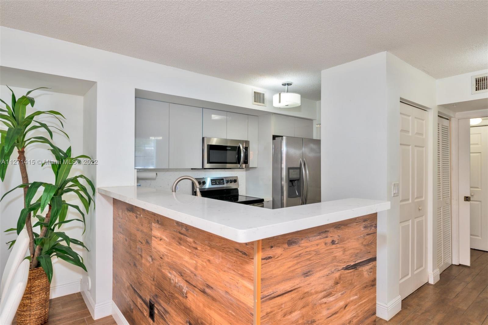 DEVONAIRE CONDO AT PEMBROK - Residential