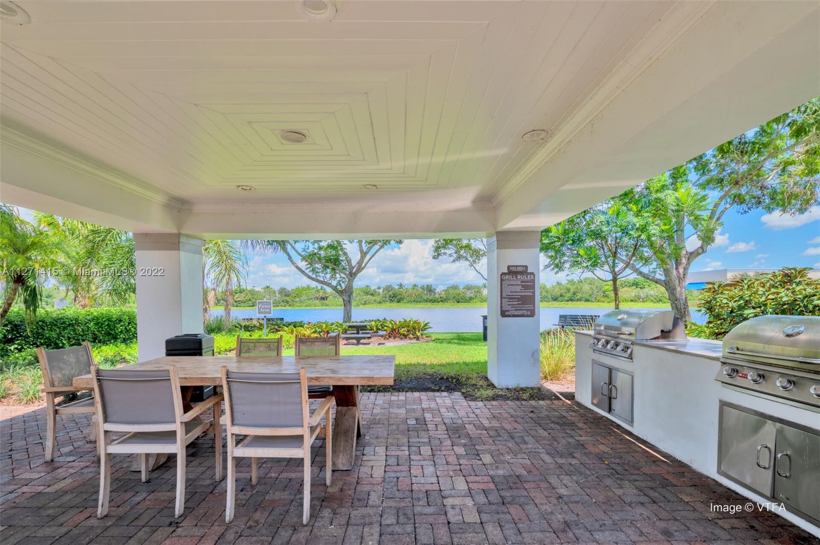 DEVONAIRE CONDO AT PEMBROK - Residential
