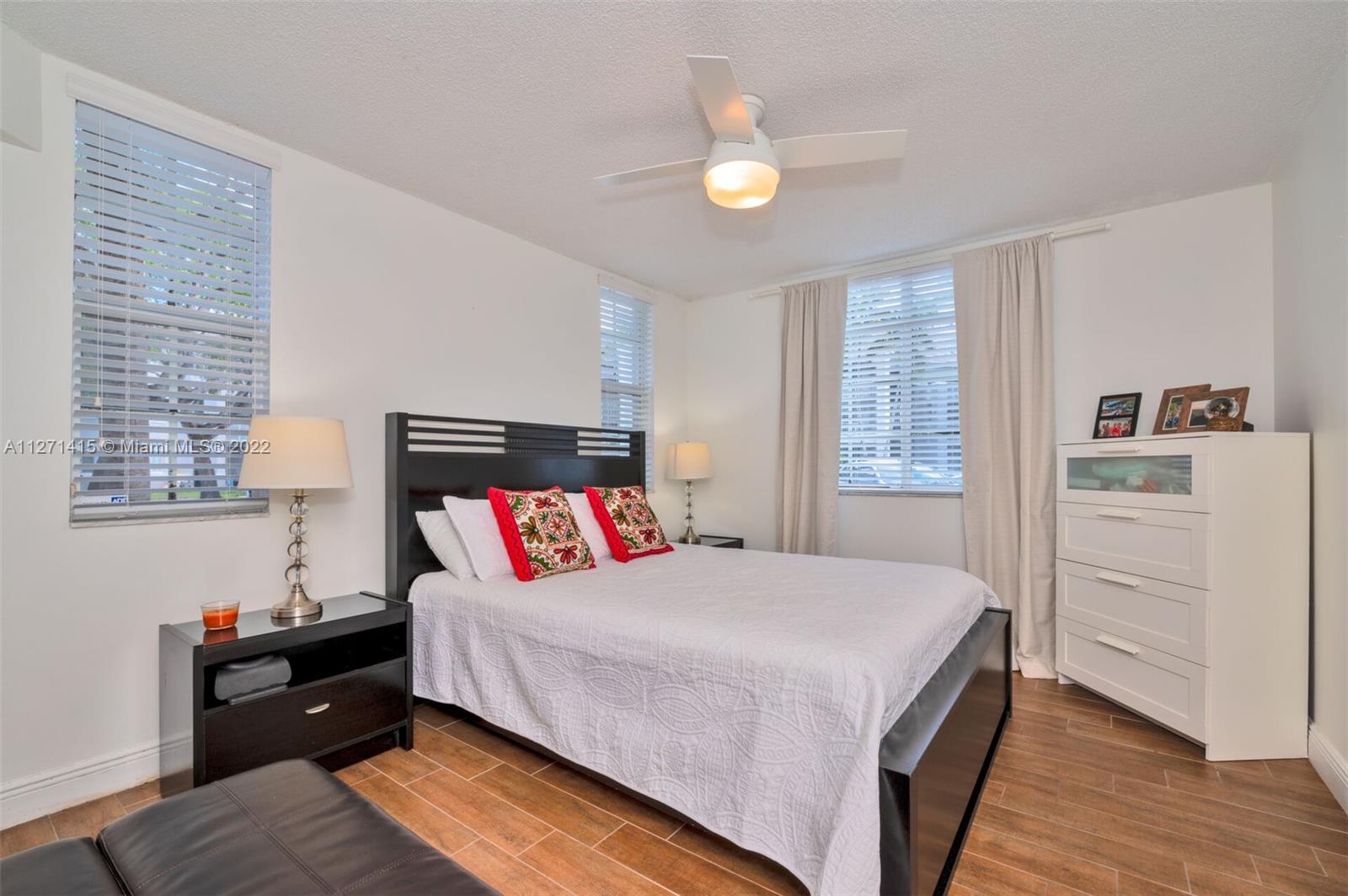 DEVONAIRE CONDO AT PEMBROK - Residential