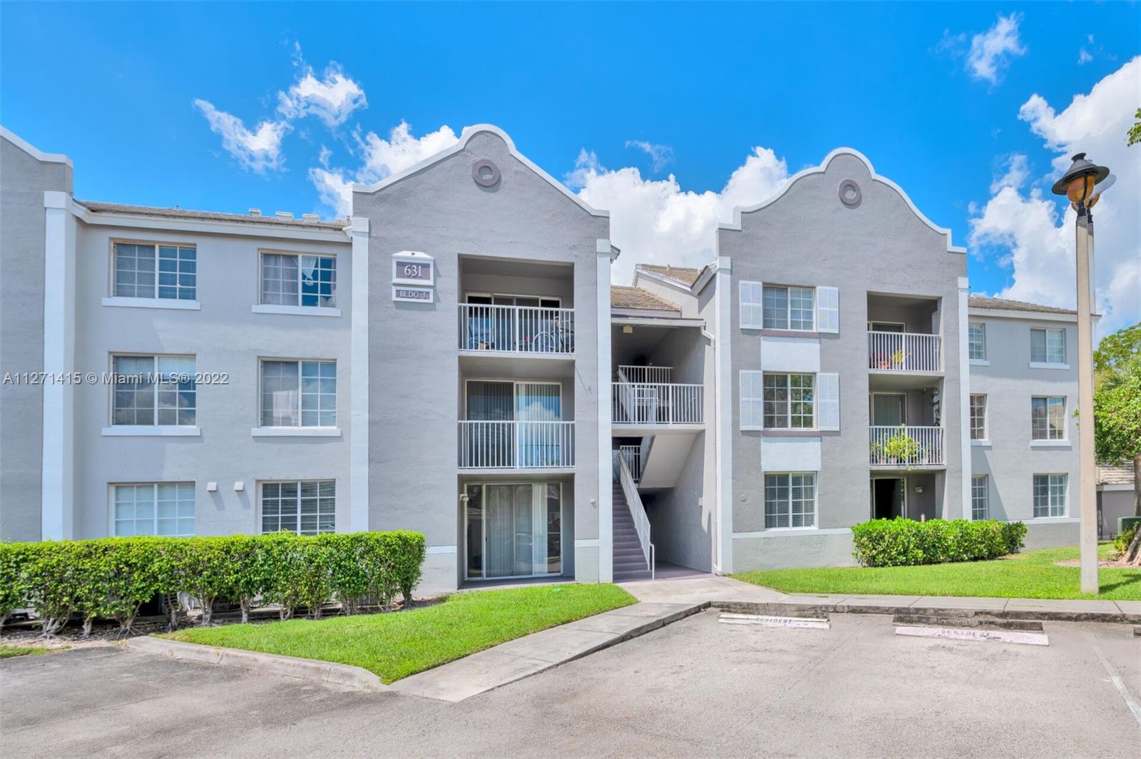 DEVONAIRE CONDO AT PEMBROK - Residential