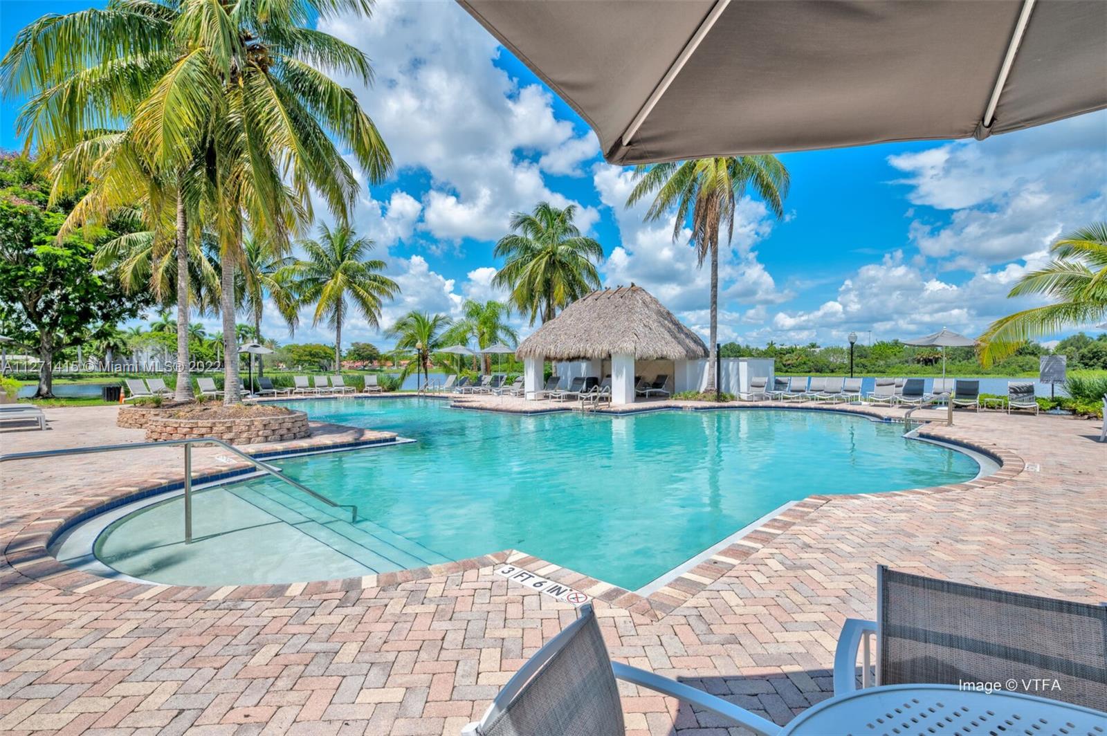 DEVONAIRE CONDO AT PEMBROK - Residential