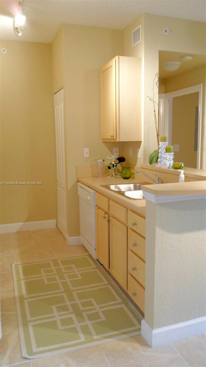 VALENCIA CONDO - Residential Lease