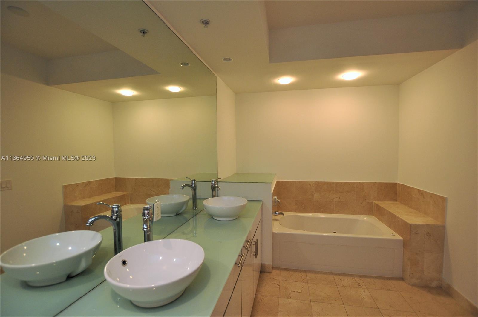 STRADA 315 CONDO - Residential