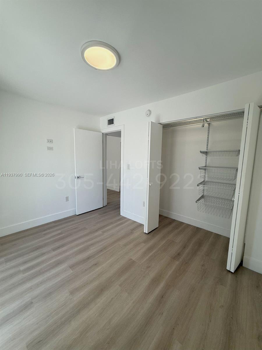 LAWRENCE EST LAND CO - Residential Lease