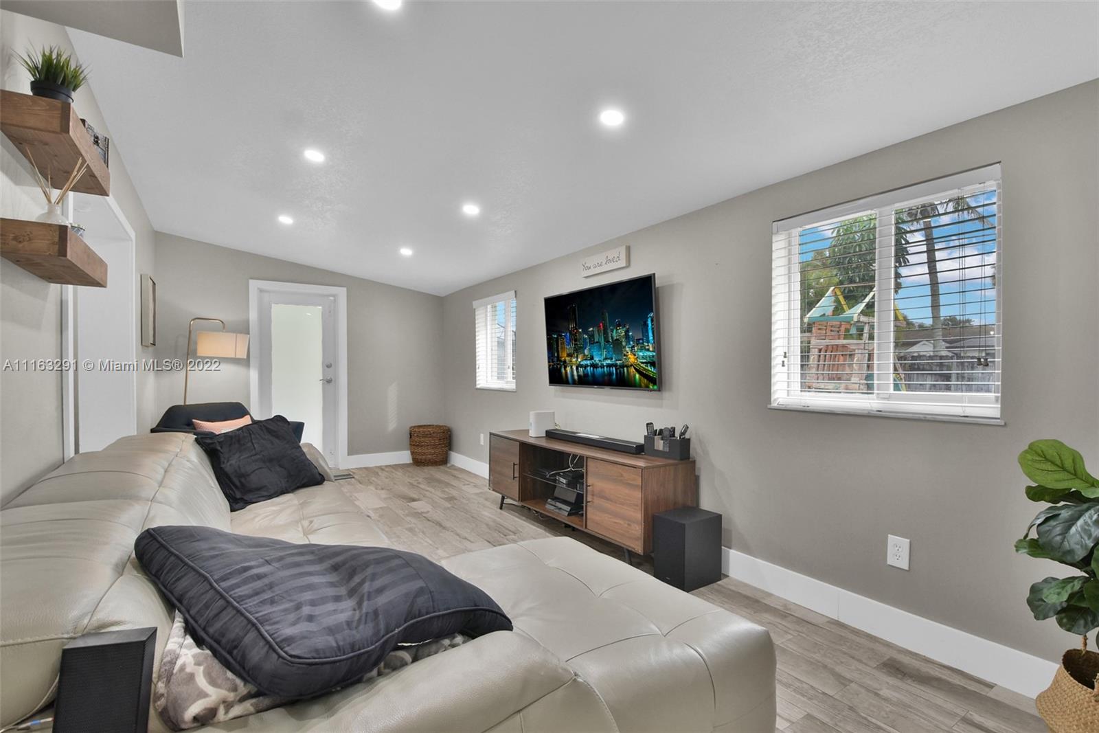 PALM SPRINGS NORTH SEC C - Residential