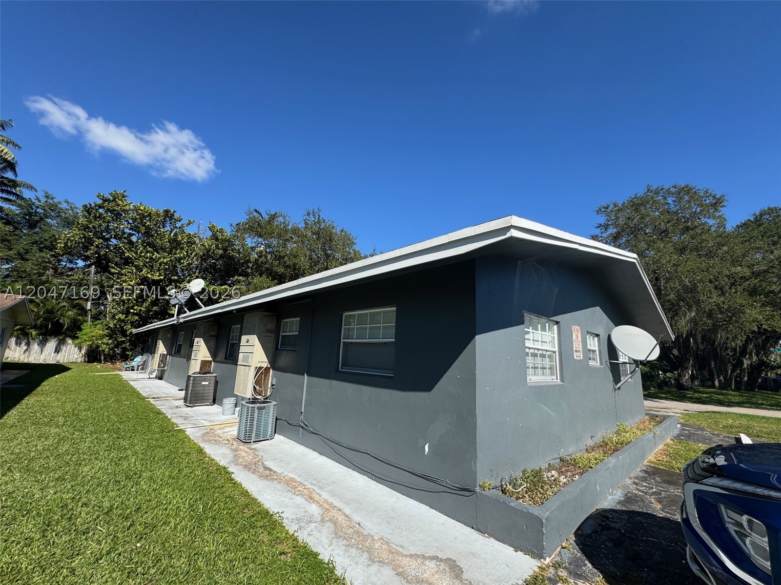 ROBERTSON PARK - Residential Income