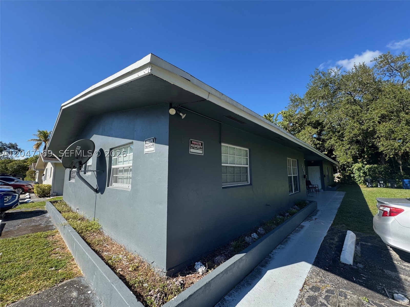 ROBERTSON PARK - Residential Income