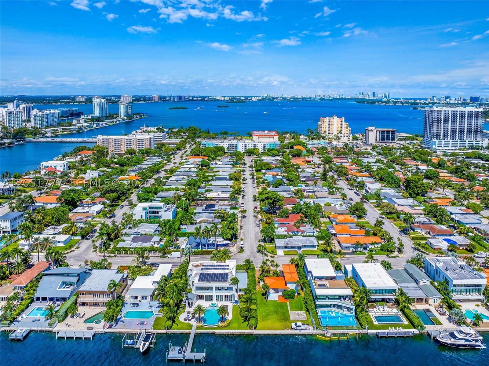 BREEZE CONDO - Residential